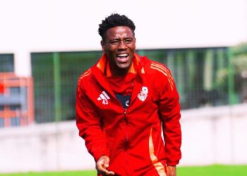 L’AS Saint-Étienne mise sur Arsène Kouassi pour renforcer son flanc gauche